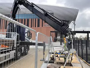 Lifting job at Everton